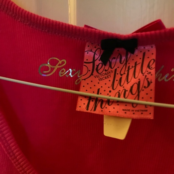 Victoria’s Secret Santa Baby Tank BNWT - Picture 4 of 6